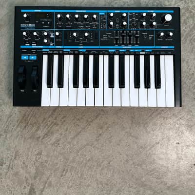 Novation Bass Station II 25-Key Analog Synthesizer - Black