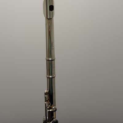 Haynes Q2 Professional Flute Silver w/ Case image 2