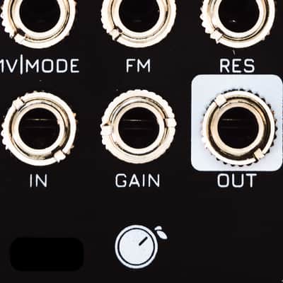 Plum  Audio ADVA 3U - Smart Multimode Filter 2023 - Black Aluminium Panel image 1