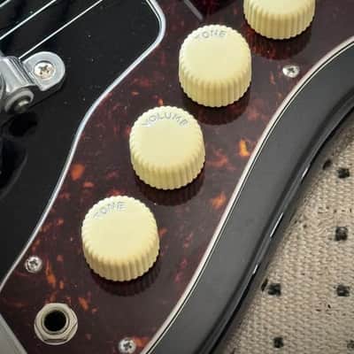 Silvertone 1478 Silhouette Reissue w/Waterslide Baritone Rubber Bridge Conversion, Harmony Offset Style w/Bigsby + Soft Case image 7