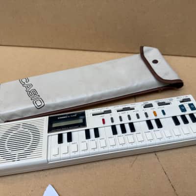 Casio VL-1 VL-Tone 29-Key Synthesizer Keyboard 1979 - 1984 - White