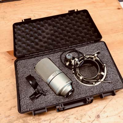 MXL 990 Condenser Microphone w/Shockmount, Clip & Case image 1
