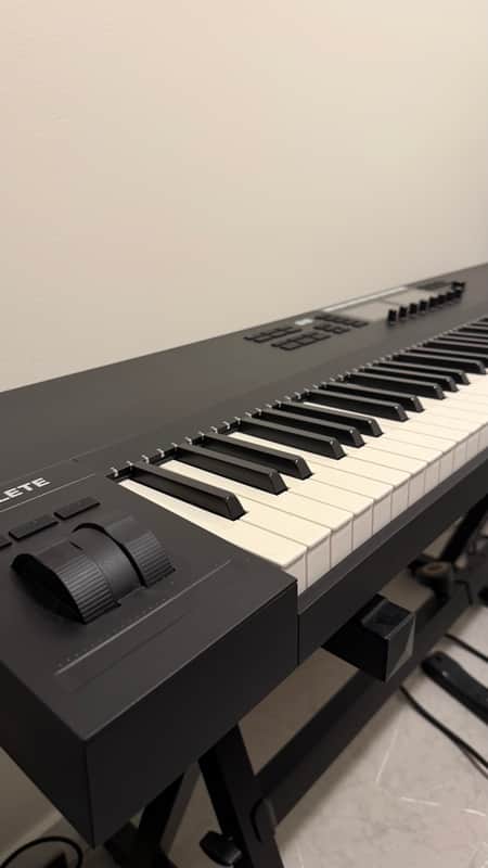 Native Instruments Komplete Kontrol S88 MKii 2020 - Present - Black image 1