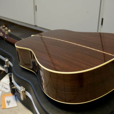 Martin D28 Sunburst 2022 - Sunburst image 11