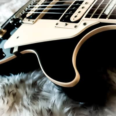 Nythar the Undying - Gibson Les Paul Classic 2019 - Black & Cream Tuxedo image 19