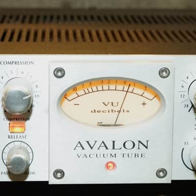 Avalon Design VT-737sp Vacuum Tube Channel Strip Preamp EQ Compressor 737 sp image 7