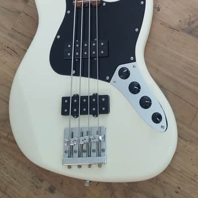 Fender Modern Player Jazz Bass IV 2014 - White image 3