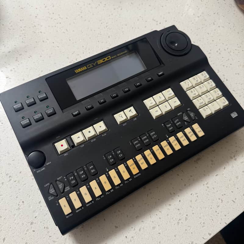 Yamaha QY300 1994 image 1