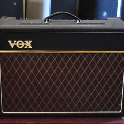 Vox AC15C1 Custom 2-Channel 15-Watt 1x12" Guitar Combo Amplifier image 2
