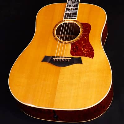 Taylor XXV-DR 25th Anniversary Sitka Spruce/Quilted Sapele