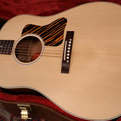 Gibson J-35 Faded 30's Antique Natural image 9