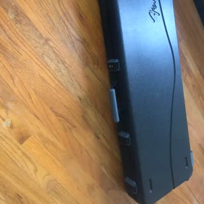 Fender Deluxe Molded Bass Case 2018 Black image 2