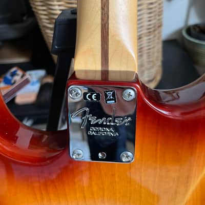 Fender American Professional Stratocaster with Maple Fretboard 2017 - 2019 - Sienna Sunburst image 11
