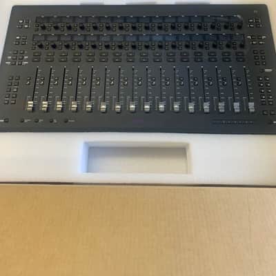 Avid Pro Tools S3 Control Surface LN image 2