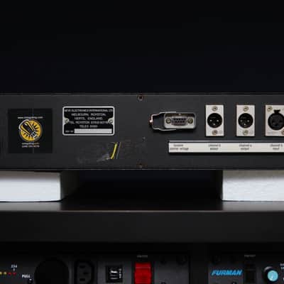 Neve 33609 Discrete Stereo Compressor / Limiter Metal Knobs - 1970s image 2