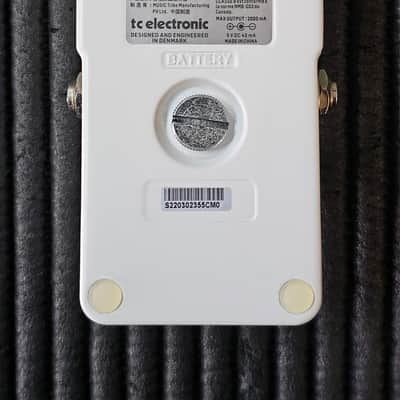 TC Electronic Polytune 3 Polyphonic Tuner Pedal 2017 - Present - White image 4