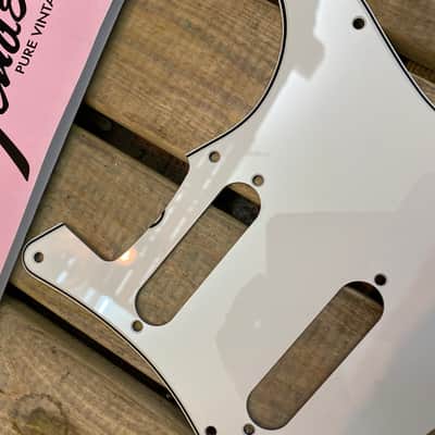 Fender 1965 egg shell pickguard stratocaster 2018 3 ply guard Made in USA image 4