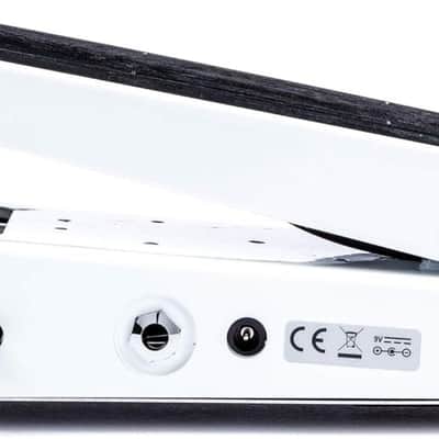 JIM DUNLOP Cry Baby Bass Wah 105Q Guitar Effects Pedal image 3