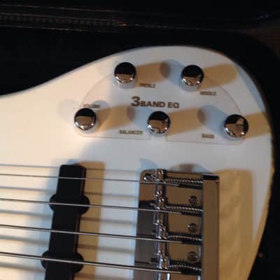 DeArmond by Guild Pilot Pro V 5-string Bass 2007 Polar White image 5