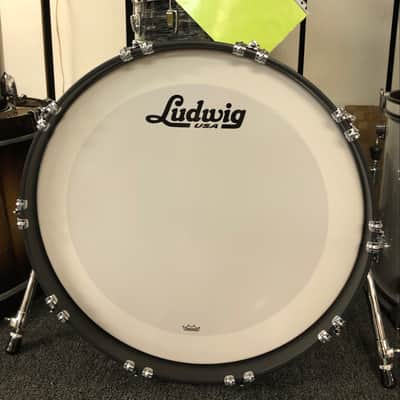 Ludwig Classic Maple Fab 3 Piece Shell Pack, Vintage Black Oyster - Floor Display image 10