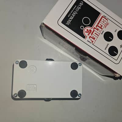Electro-Harmonix Nano Big Muff Pi Distortion / Sustainer 2013 - Present - White / Black / Red image 5