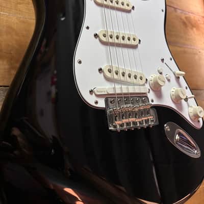 2012 Fender Roland GC-1 Strat Black w/GR55 & bag