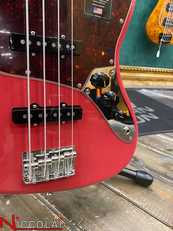 Fender American Professional Classic Jazz Bass, Maple Fingerboard, Faded Dakota Red Bild 1