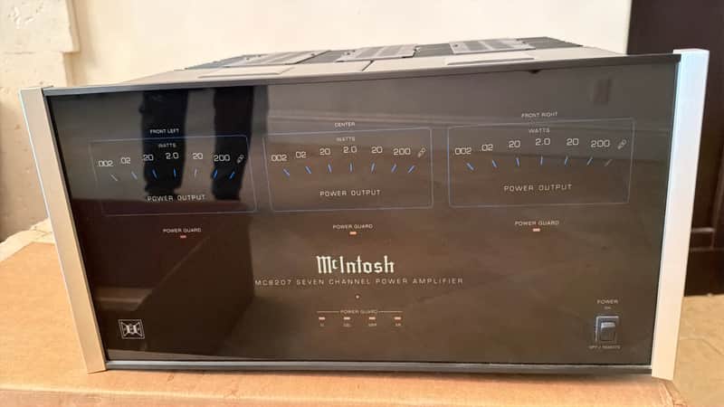 McIntosh MC8207 7 channel power Amplifer image 1