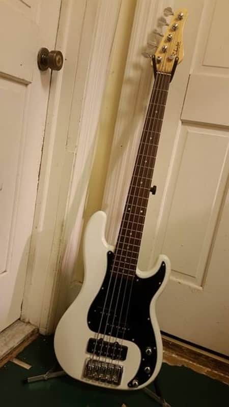 Schecter Diamond-P Custom-5 Bass White Excellent Condition w/case image 1