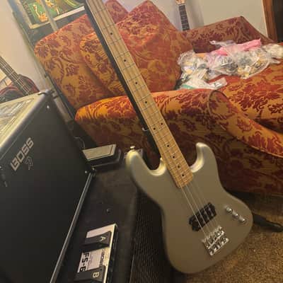 Fender Flea Artist Series Signature Active Jazz Bass 2018 Satin Inca SIlver image 9