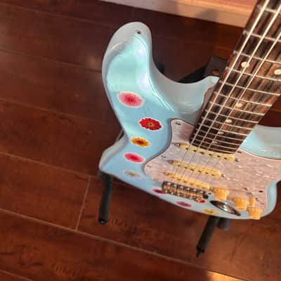Fender Noiseless pickups, fender bridge, unknown body - Sonic blue image 4