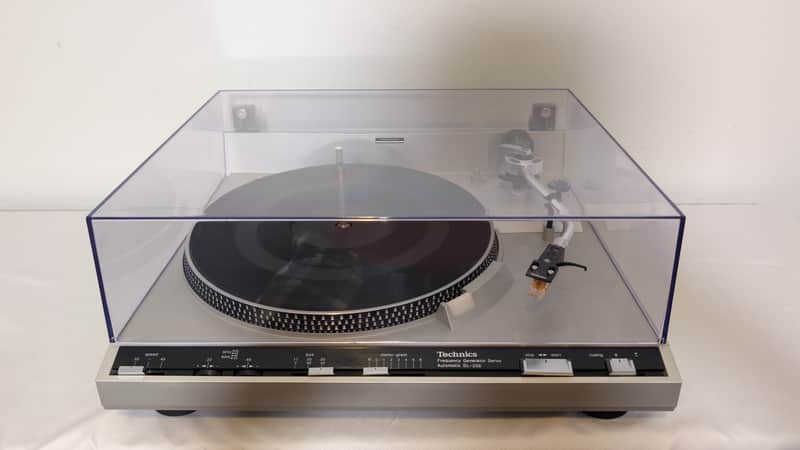 Technics SL-235 Automatic Turntable / Mint / w Empire 2000 III Cartridge image 1