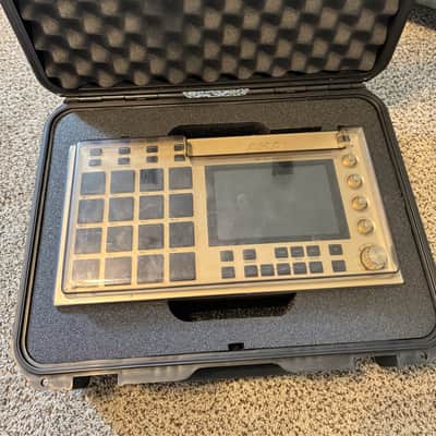 Akai MPC Live Standalone Sampler / Sequencer Gold Edition 2018 - Present - Gold image 6