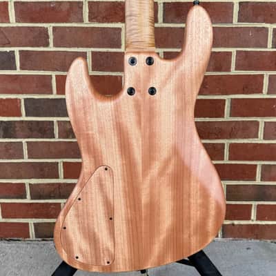 Sadowsky Masterbuilt 21-Fret 2024 LTD 4-String, #5 of 35 Worldwide, 21-Fret M/J Bass, Marbled Padouk Top, Okoume Body, Roasted Maple Neck, Madagascar Rosewood Fretboard image 6
