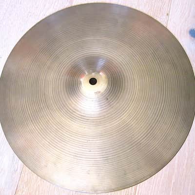 14" Zildjian Avedis Medium-Thin Hihat Cymbal - Vintage image 3