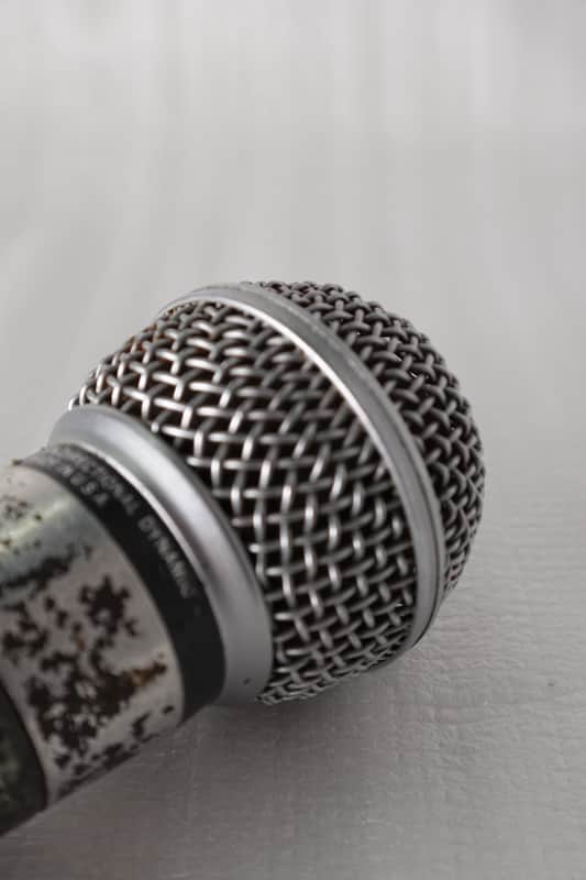 Shure SM58 Handheld Cardioid Dynamic Microphone 1984 - Present - Black image 1