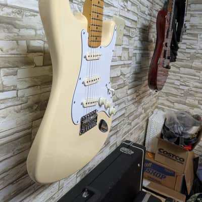 Fender Standard Stratocaster® (Upgrade) (2006-2008), Maple Fingerboard, Arctic White with Fishman Fluence Stratocaster Loaded Pickguard - White with Battery Pack and Hard Case image 8