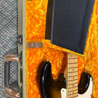 Fender 50th Anniversary American Deluxe Stratocaster 2004 - Sunburst image 3