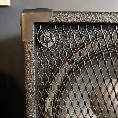Avatar 2 x 12 4 Ohm Bass Cabinet image 3