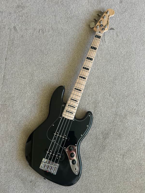 Squier Affinity Active Jazz Bass V