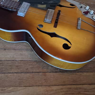 Lafayette V-31 Arched Top Hollow Body Guitar 1960s Sunburst Cutaway Japan  Teisco image 6