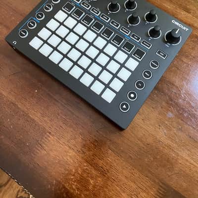 Novation Circuit Groovebox 2015 - 2021 - Black image 1