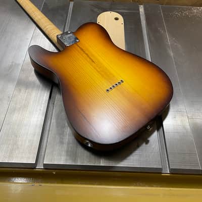 Deslongchamps Telecaster 2022 - Tobacco Burst image 2