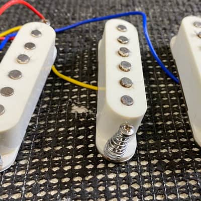 Unmarked Strat Style Single Coil Pickup Set image 5