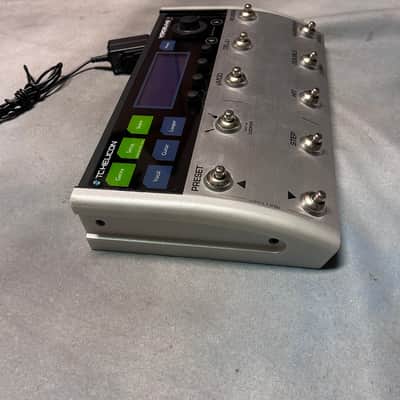 TC-Helicon Voicelive 3 Vocal FX & Multi Looper w/Power Supply image 4