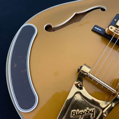 Video! Unreleased 1993 Gibson R+D Chet Atkins Country Gentleman 100th Anniversary 1994 - All Gold w/ Diamond Headstock + Block Inlays image 8