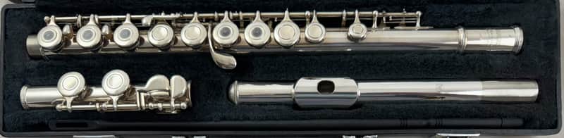 Yamaha YFL-285SII - open hole student flute image 1