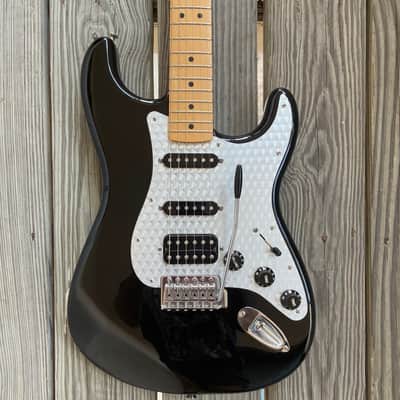 Fender  HSS Fat Strat limited edition black matching head stock Standard Stratocaster with Maple Fretboard image 2