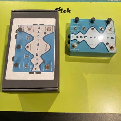 Pigtronix Tremvelope 2010s - Blue Graphic image 1