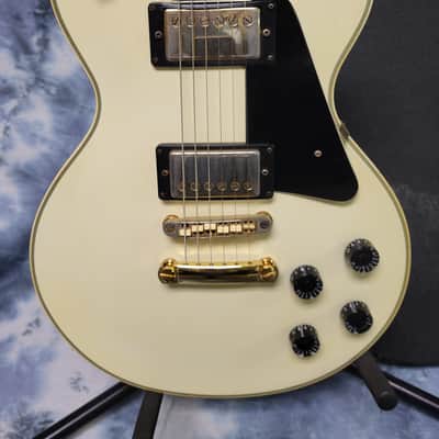 Video Demo Hohner Vintage RARE 1977 WHITE with Gold Hardware Hohner Japan L-59 Les Paul Style Electric Guitar New Strings Pro Setup Original Hard Shell Case image 2